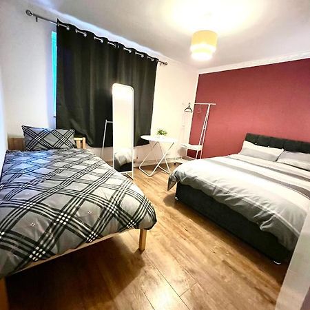 Private Room With Two Beds Near Central ロンドン エクステリア 写真