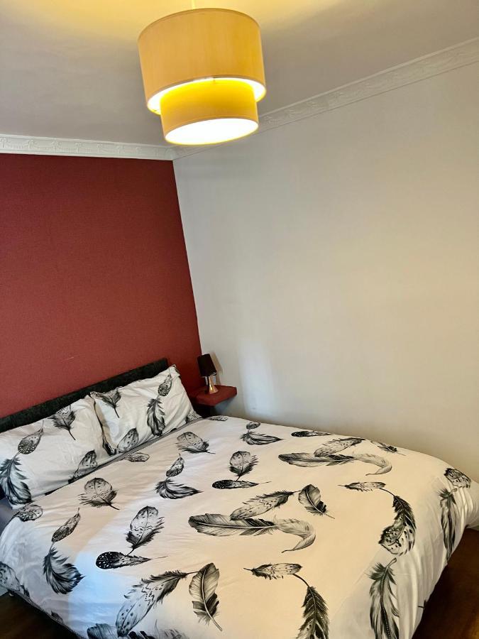 Private Room With Two Beds Near Central ロンドン エクステリア 写真